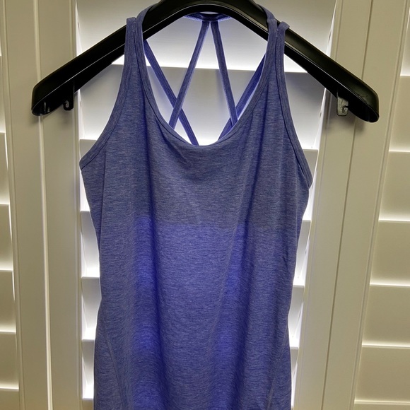 GapFit Women’s Breathe Tank - Picture 1 of 4